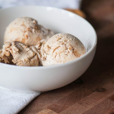 Peanut Butter Cookies and Cream Ice Cream - Meg's Everyday Indulgence