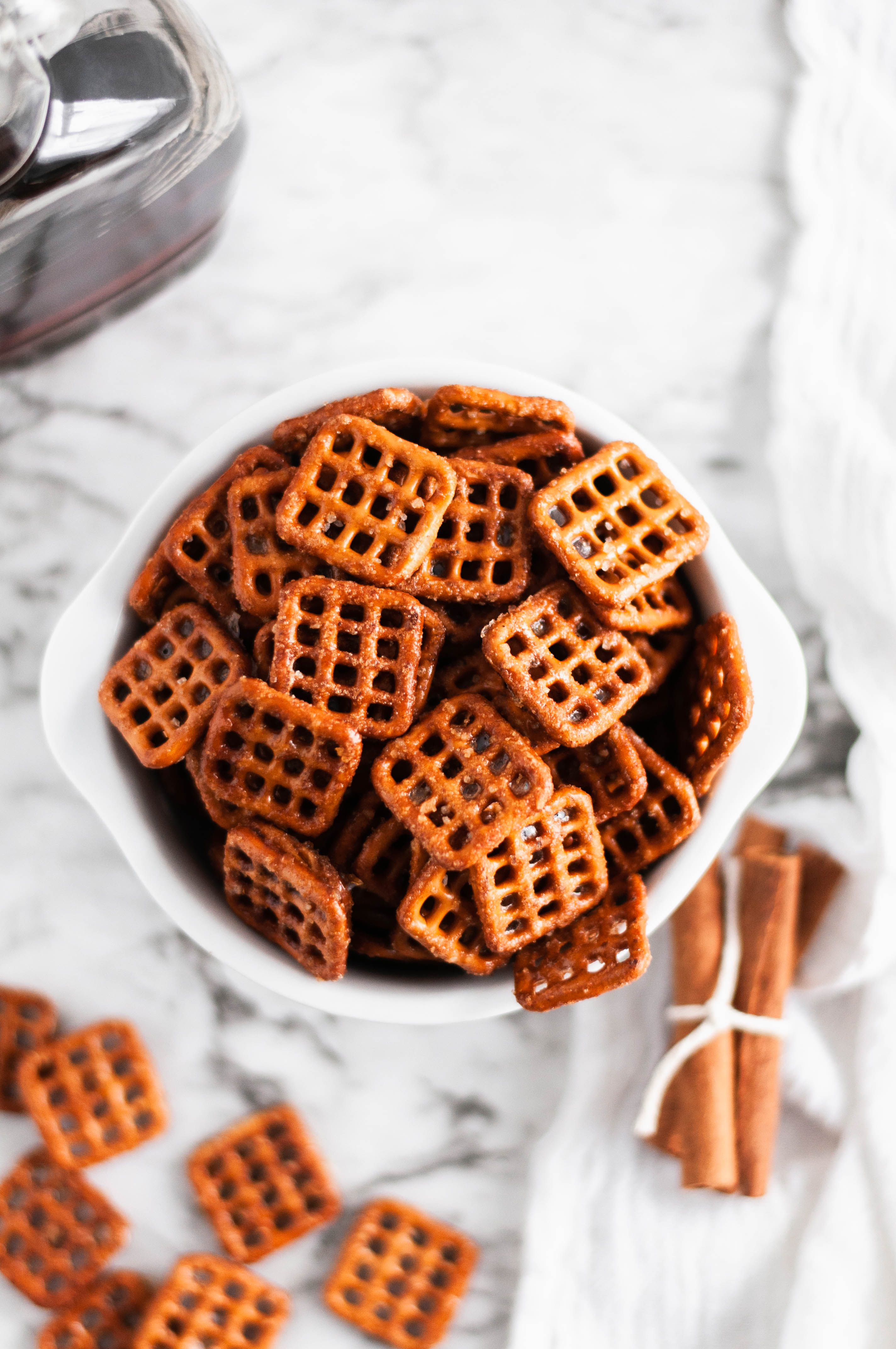 Meet your new fall snack addiction, Maple Cinnamon Pretzels. Super crunchy, sweet and full of warm fall flavors.