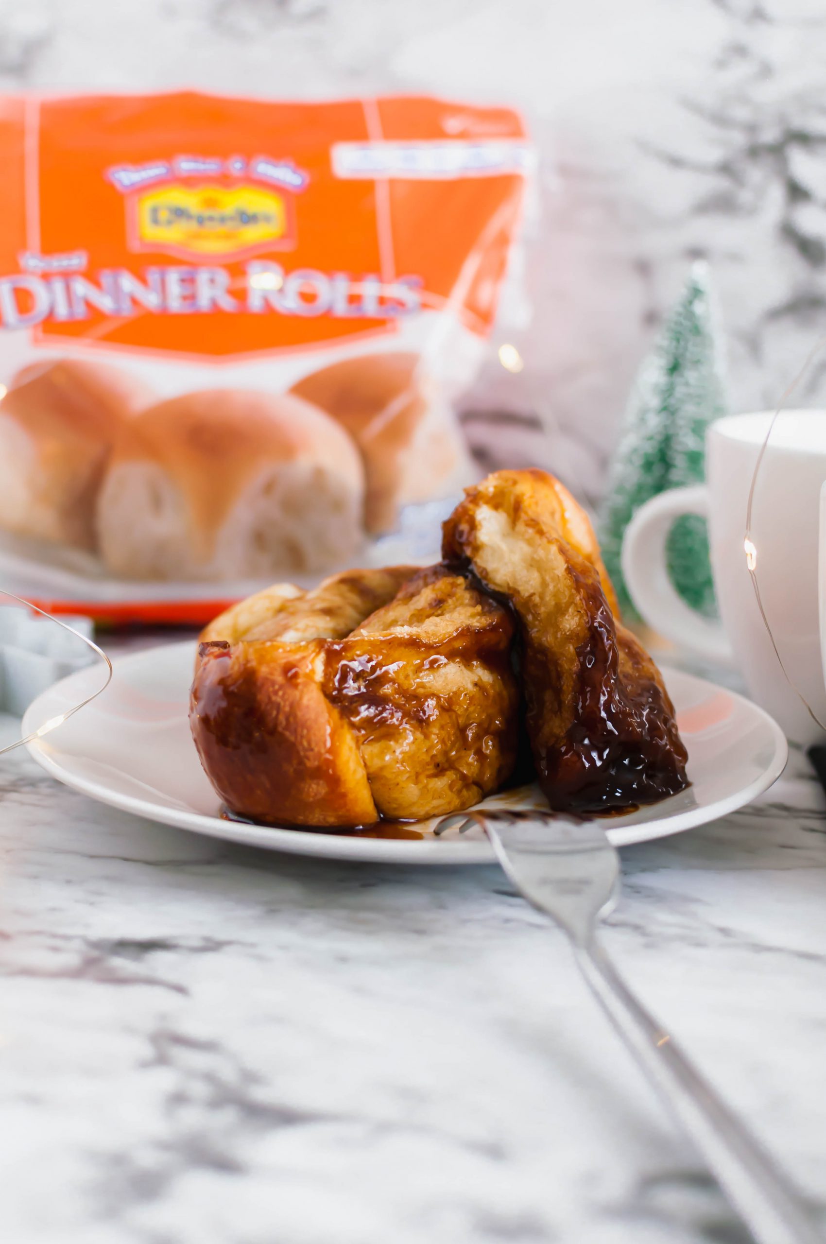 Make your holiday mornings even sweeter with this make ahead Gingerbread Monkey Bread. Prepare the night before and bake Christmas morning. It's filled with so much holiday flavor.