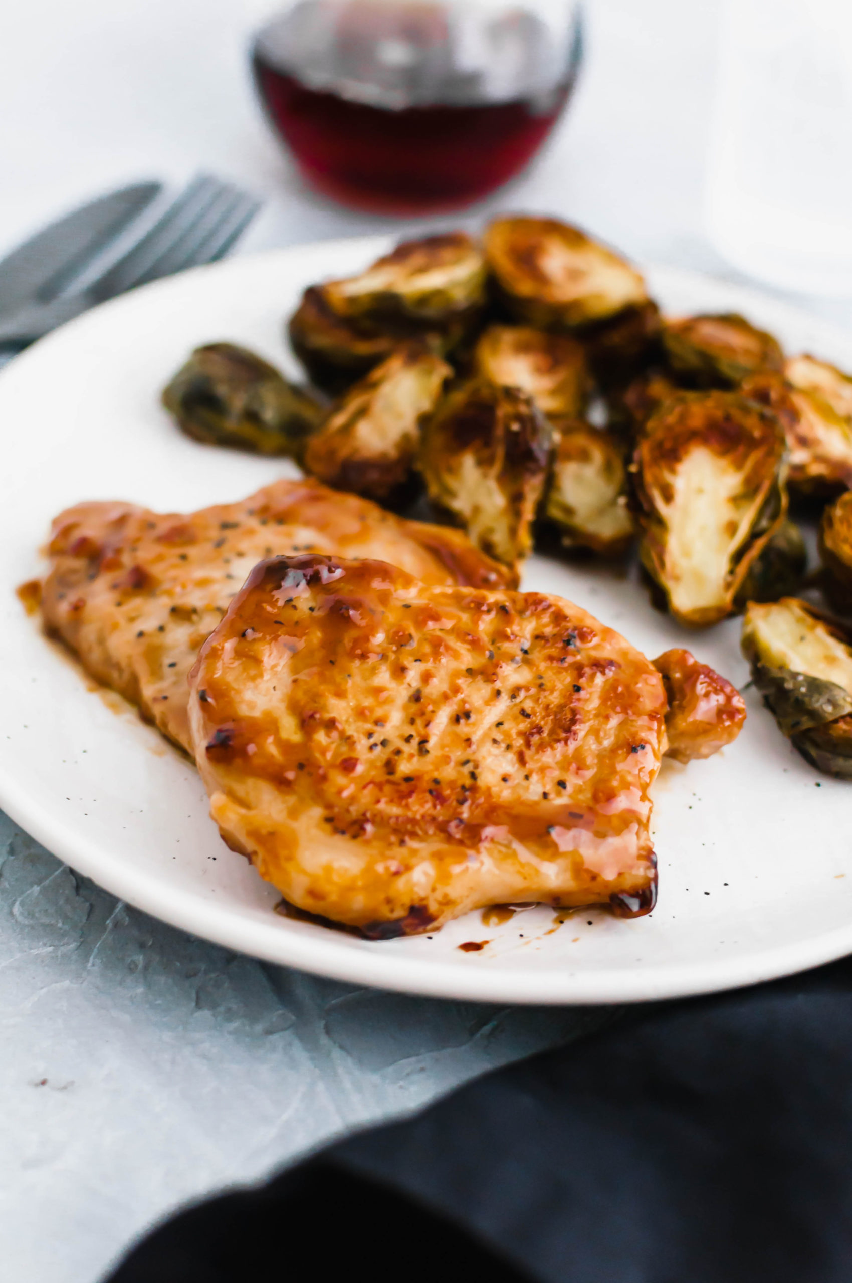 I'm bringing more fall flavors to the table with these Maple Mustard Pork Chops. Done in 30 minutes with pantry staples, these are sure to be a cool weather favorite.